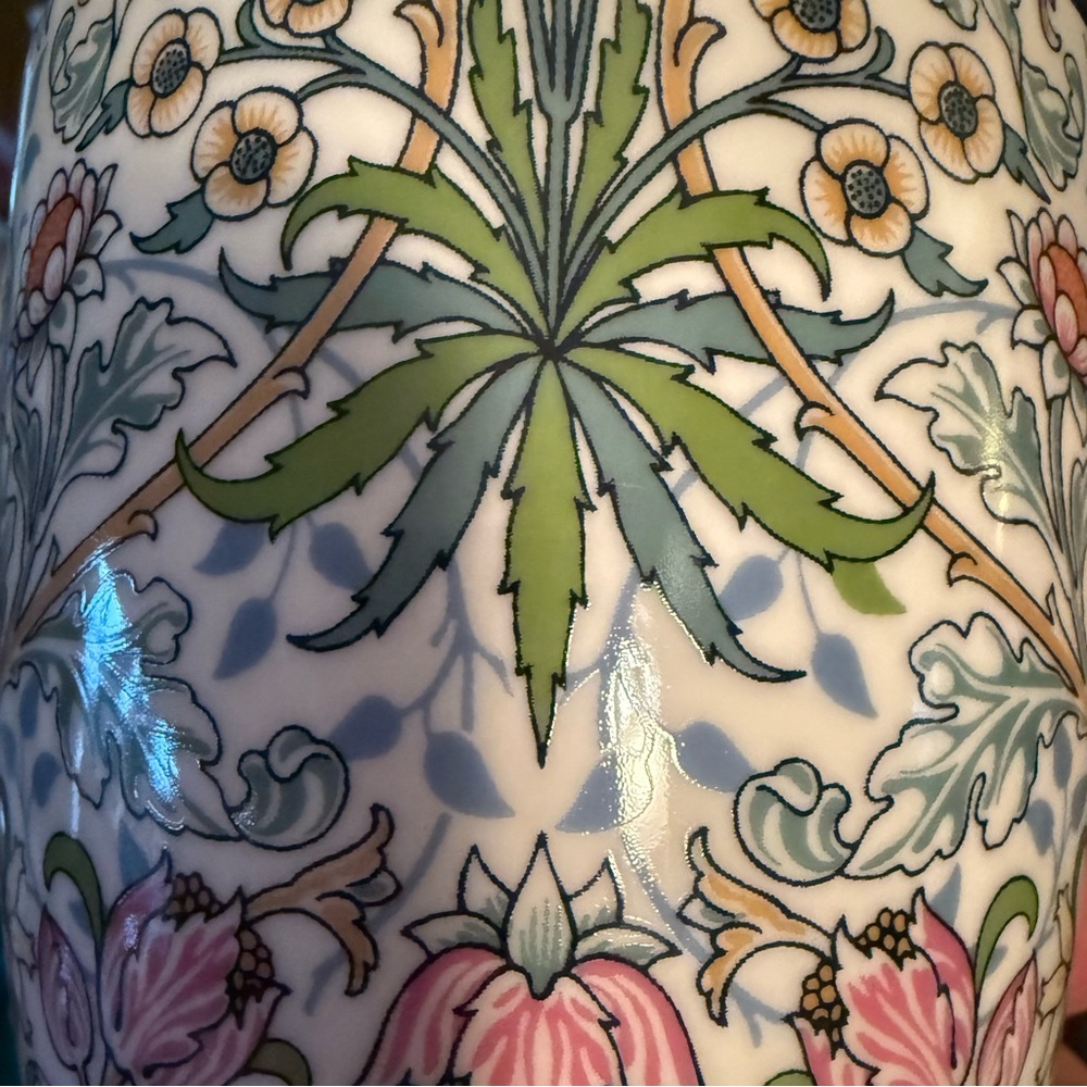 Morris & Co. NWT Qty of 2 William Morris Elegant Bone China Floral Mug Set - Picture 6 of 10